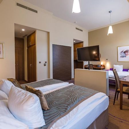 Merchants Crown Suites And Spa براغ المظهر الخارجي الصورة Suite