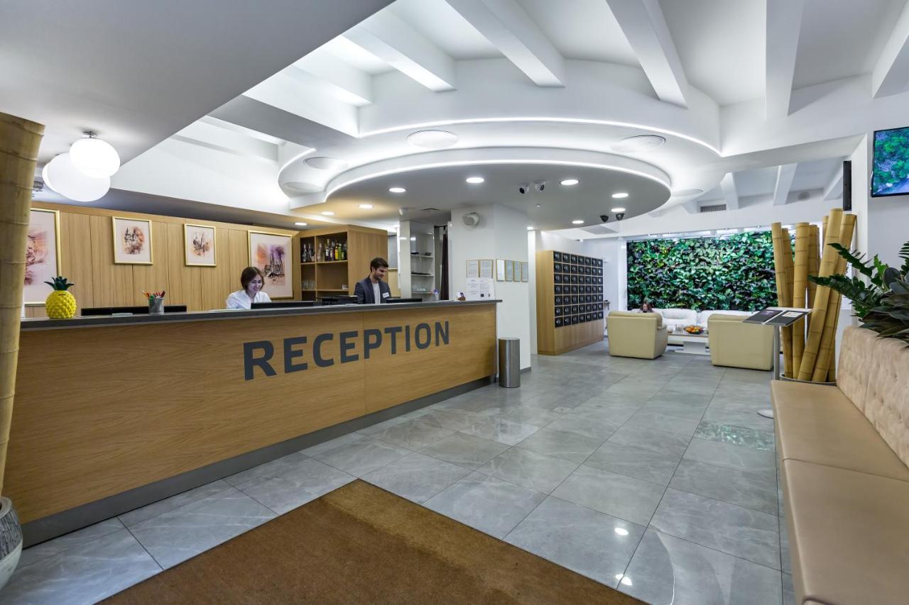 Merchants Crown Suites And Spa براغ المظهر الخارجي الصورة Reception